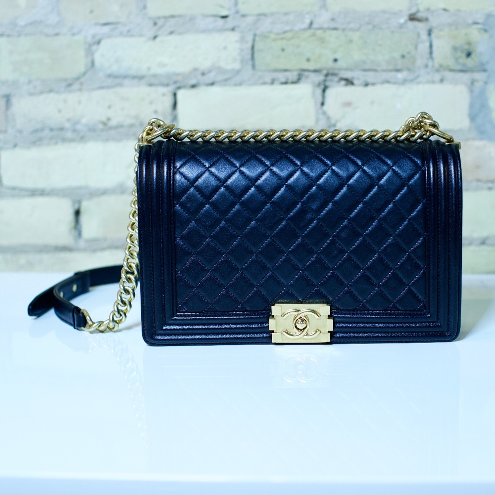AUTHENTIC - CHANEL Boy Bag "Old Medium"